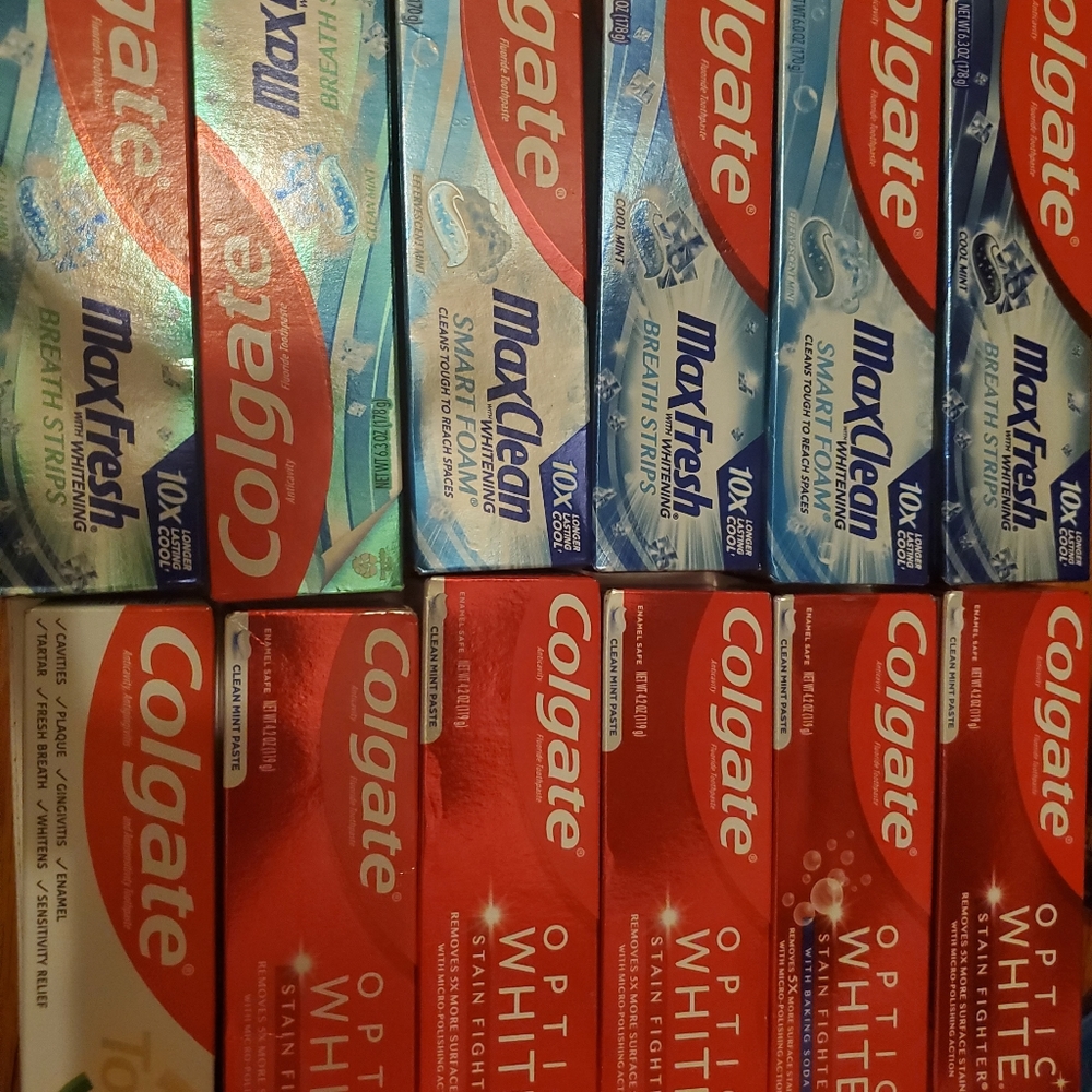 Colgate thoothpaste - Picture 2 of 6